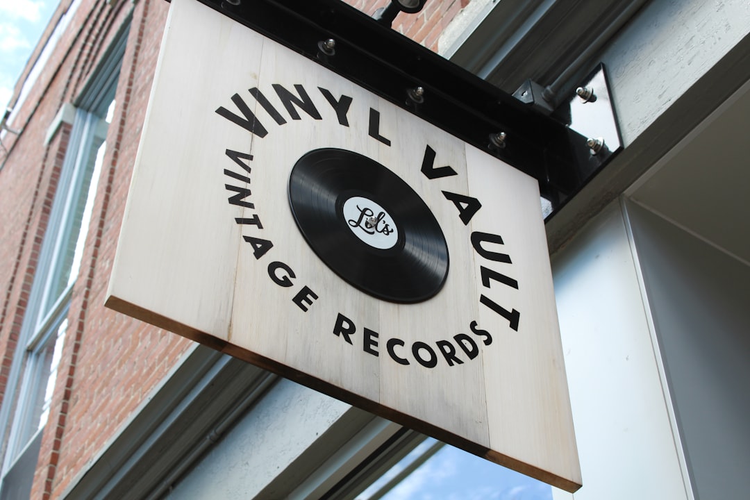 The Timeless Appeal of Vinyl Records: Evolution, Revival, and Technological Innovations in Turntable Culture