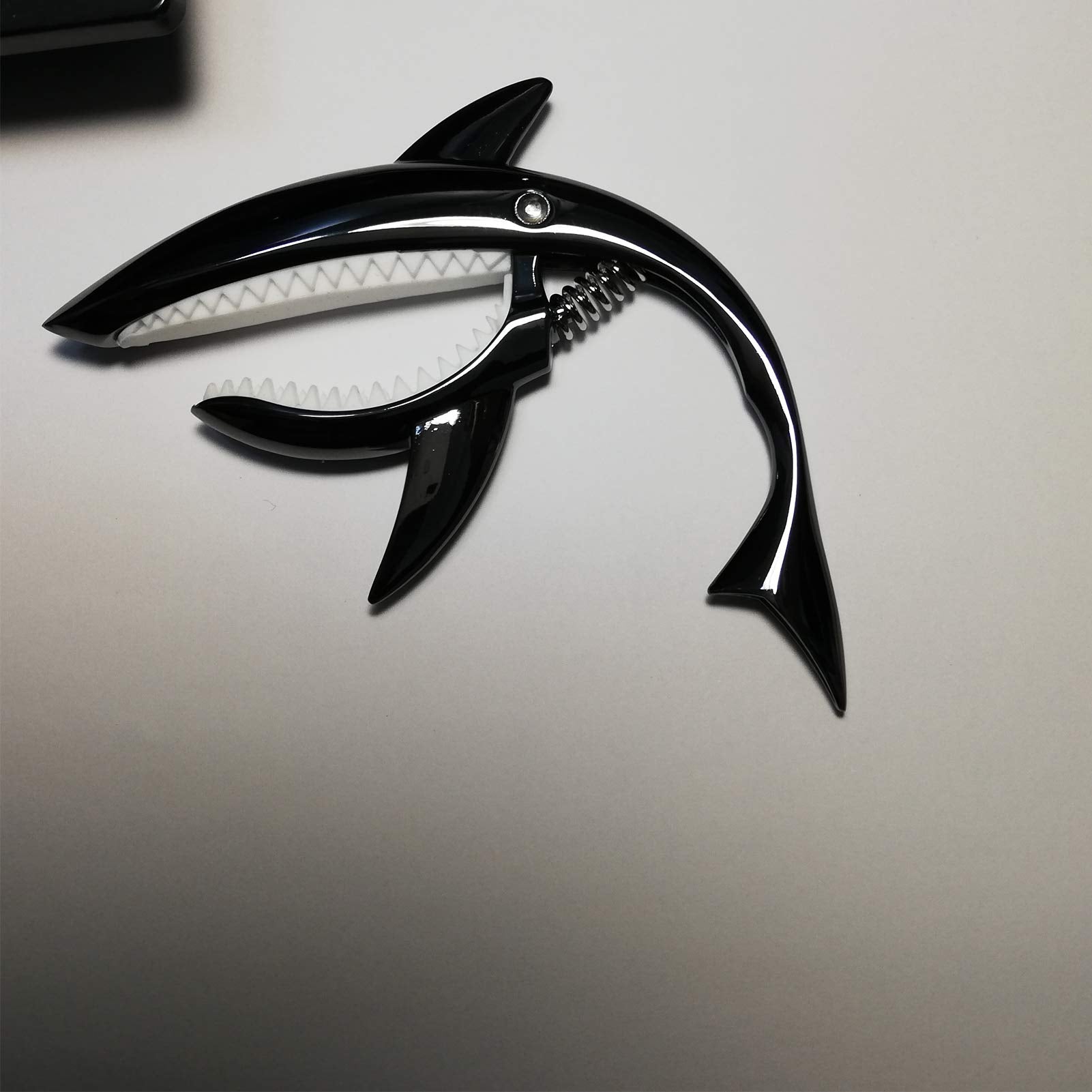 Shark Guitar Capo Pretty Cool Capo for Electric Acoustic Classical Guitar Ukulele Zinc Alloy Spring Capo (black)