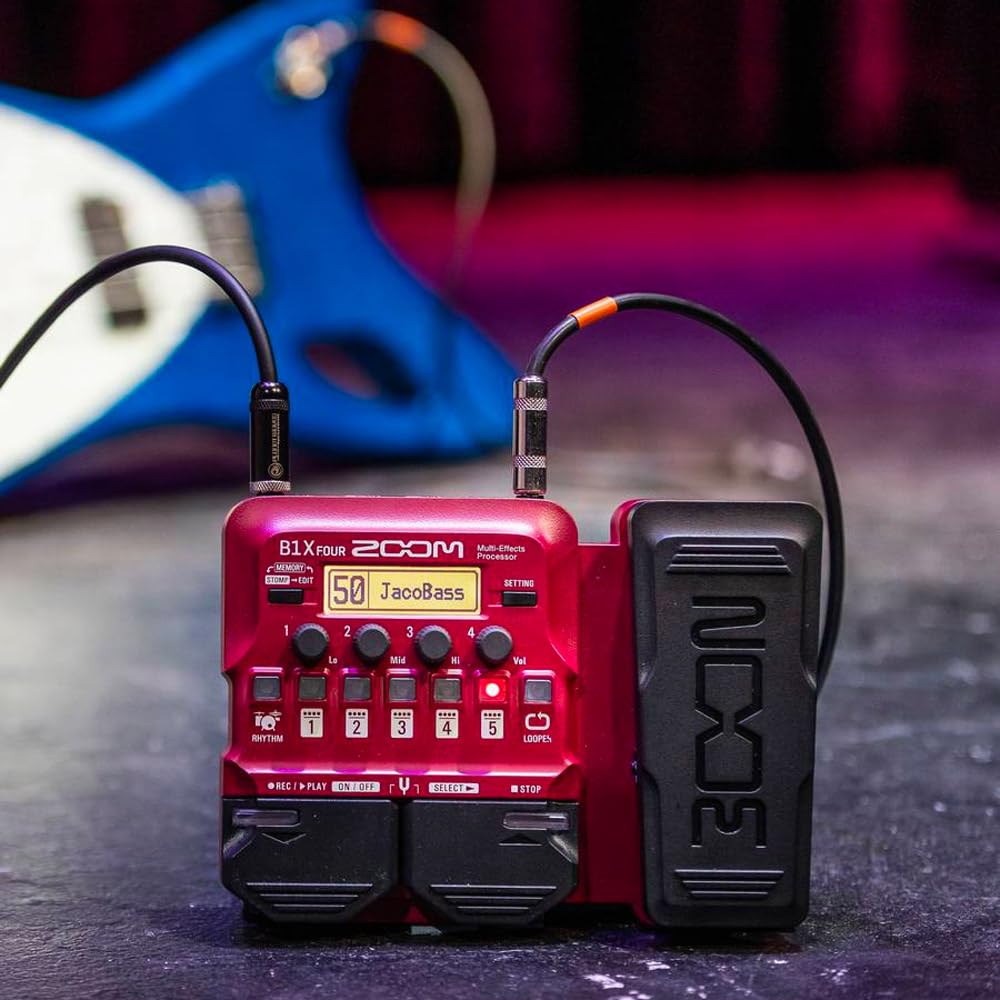 Zoom Guitar MultiEffects Processor with Expression Pedal