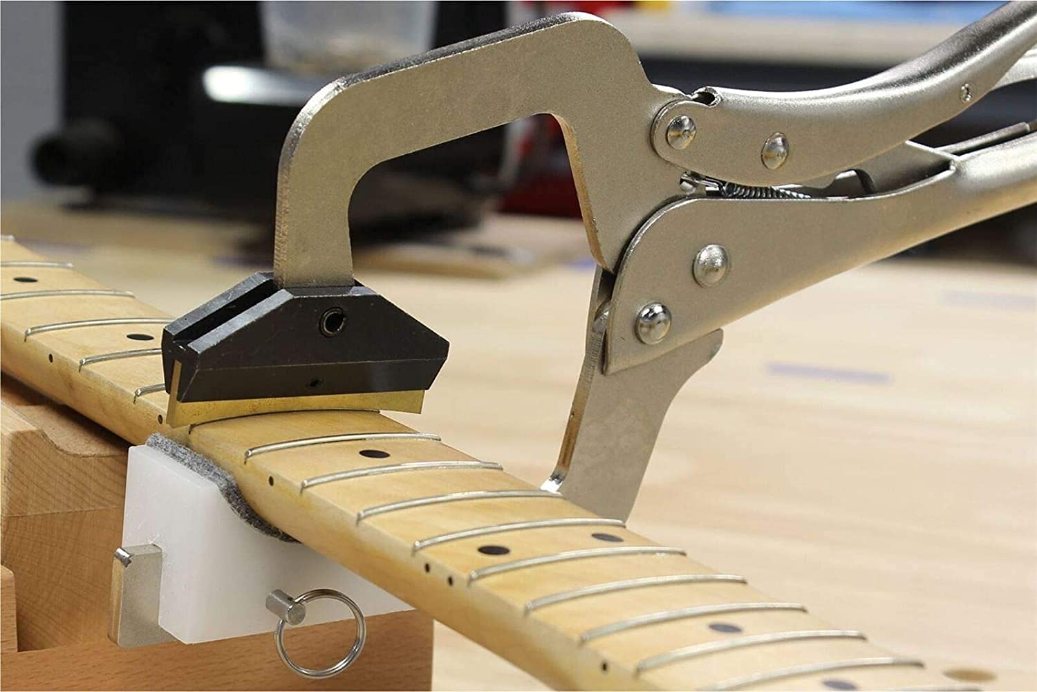 Jiayouy Handheld Fret Pressing Tool Luthier Fretting Tool with 4 Padded PVC Support Cauls + 9Pcs Brass 7.25/9.5/10/12/14/15/16/1