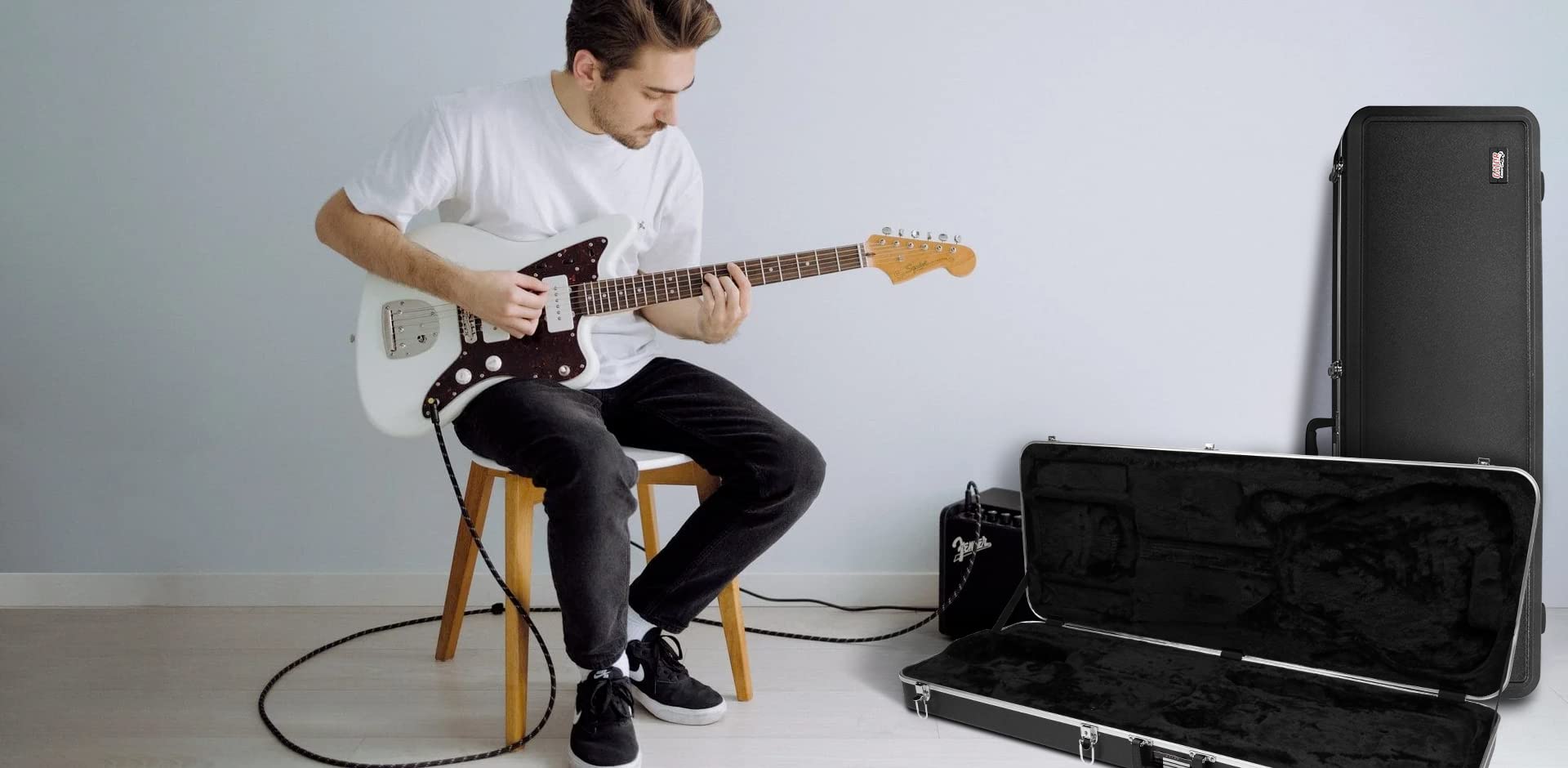 Gator Cases Electric Guitar Case (GC-JMASTER)