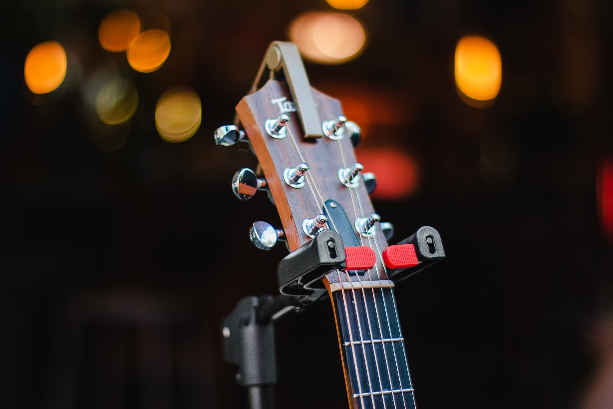 Gator Frameworks Single Hanging Stands with Self-Locking Yoke Fits Most Electric, Acoustic, and Bass Guitars (GFW-GTR-1500)