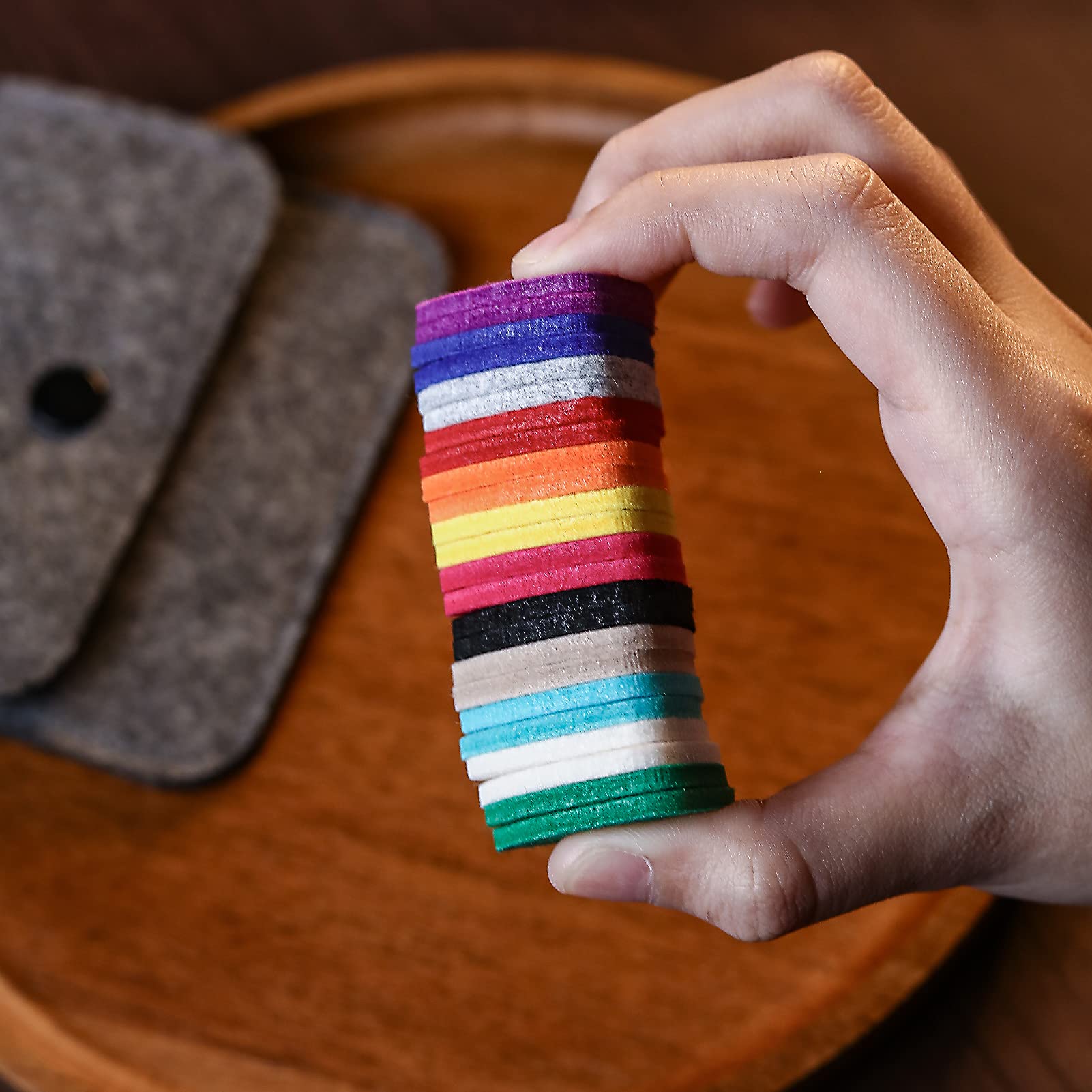 Donux 24 Pieces Felt Ukulele Picks,Felt Heart Shape Pick for Ukulele Guitar Bass with pick holder case (24, Mixed)