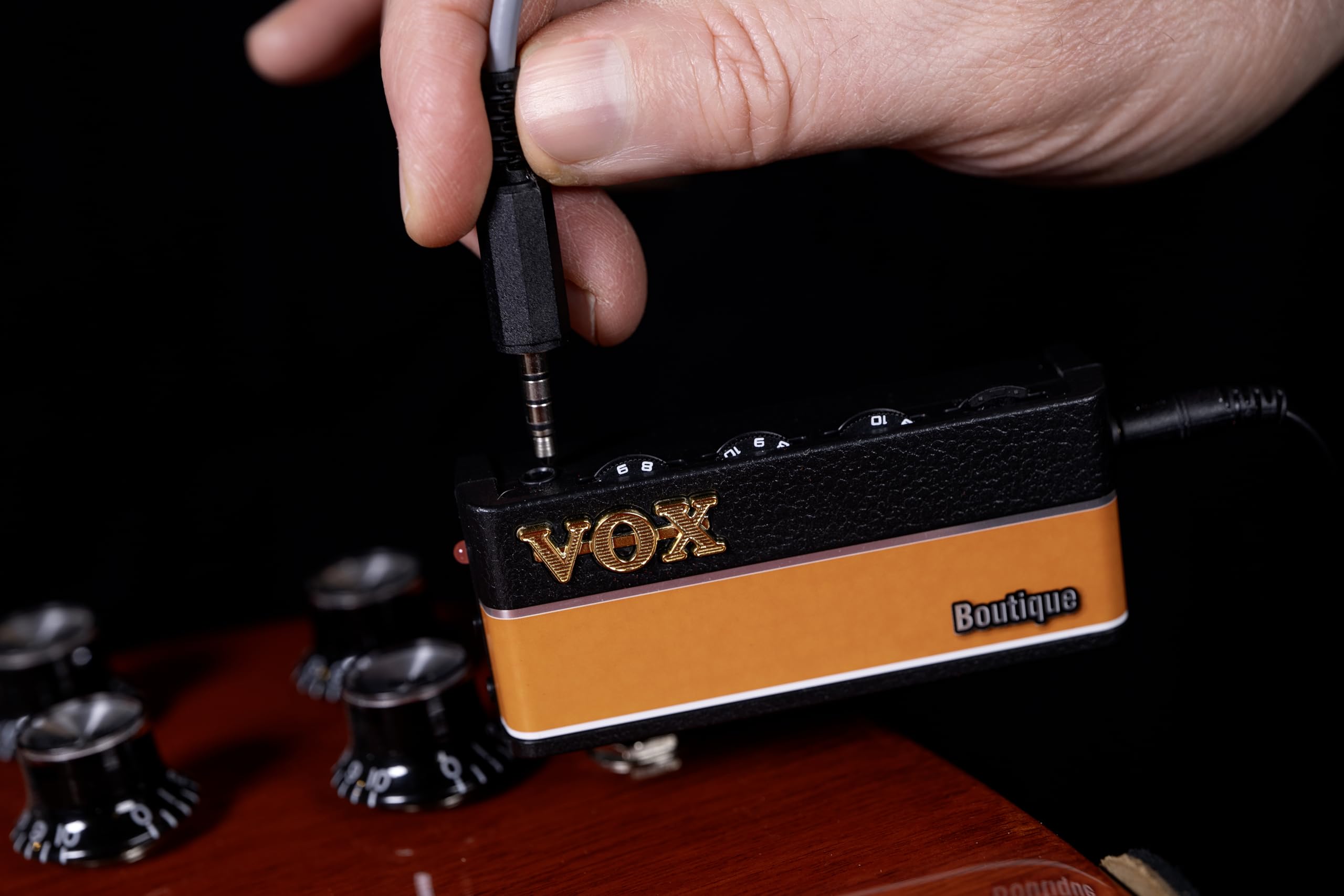 Vox amPlug 3 Boutique Headphone Guitar Amplifier w/ 2 Channels, Stereo Effects, Built-in Rhythms, and Aux in Jack