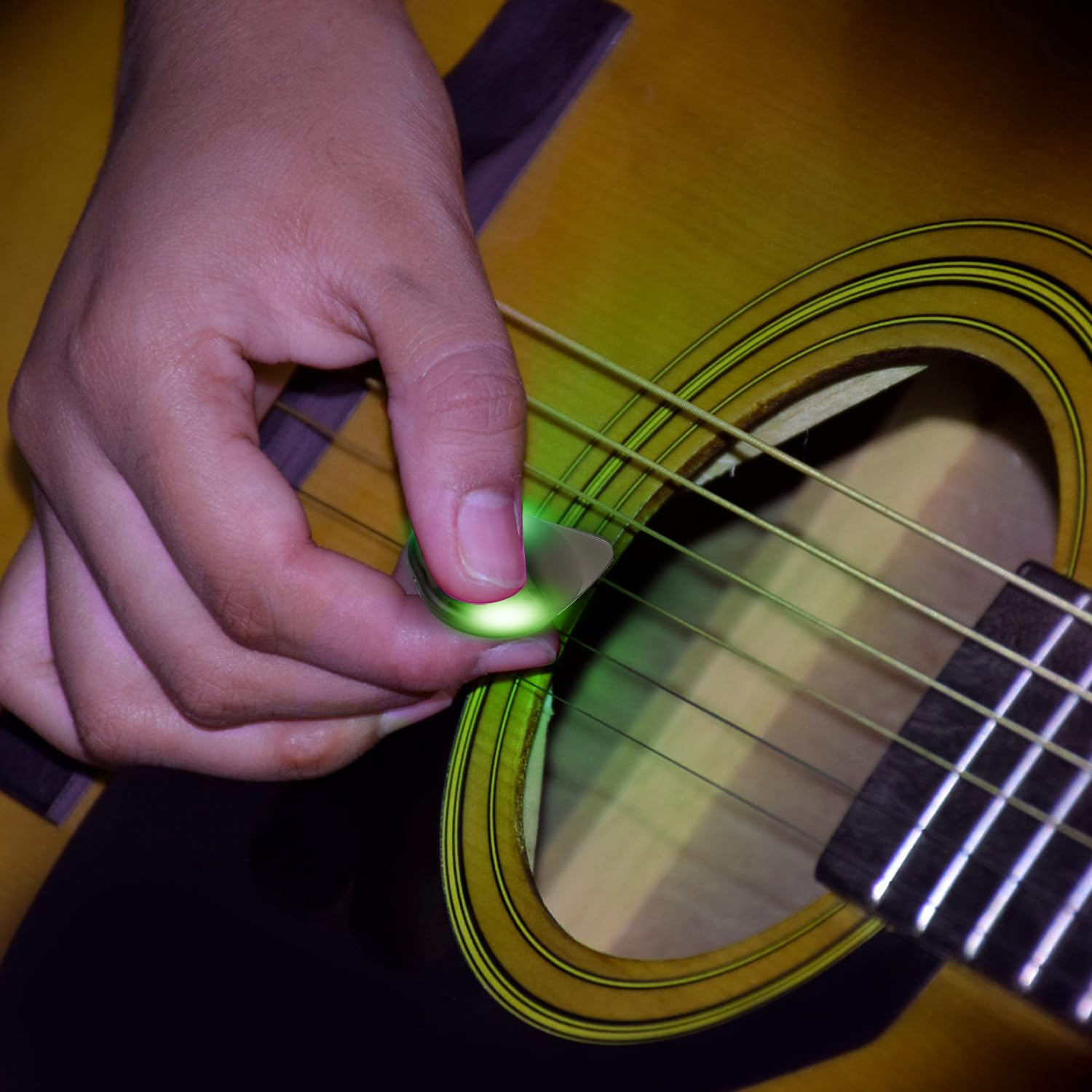 Auto LED Glowing Guitar Picks - Light up Guitar Pick, for Unmatched Musical Experience, 0.6mm (White)