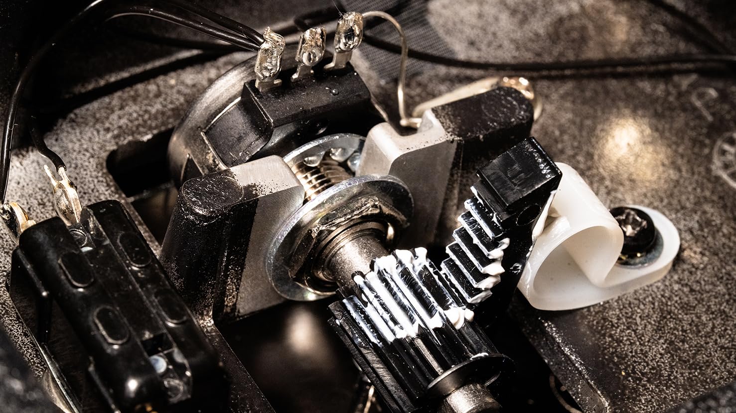 Vox V846 Vintage Wah-Wah Guitar Effects Pedal w/Treadle and Battery-Powered Operation