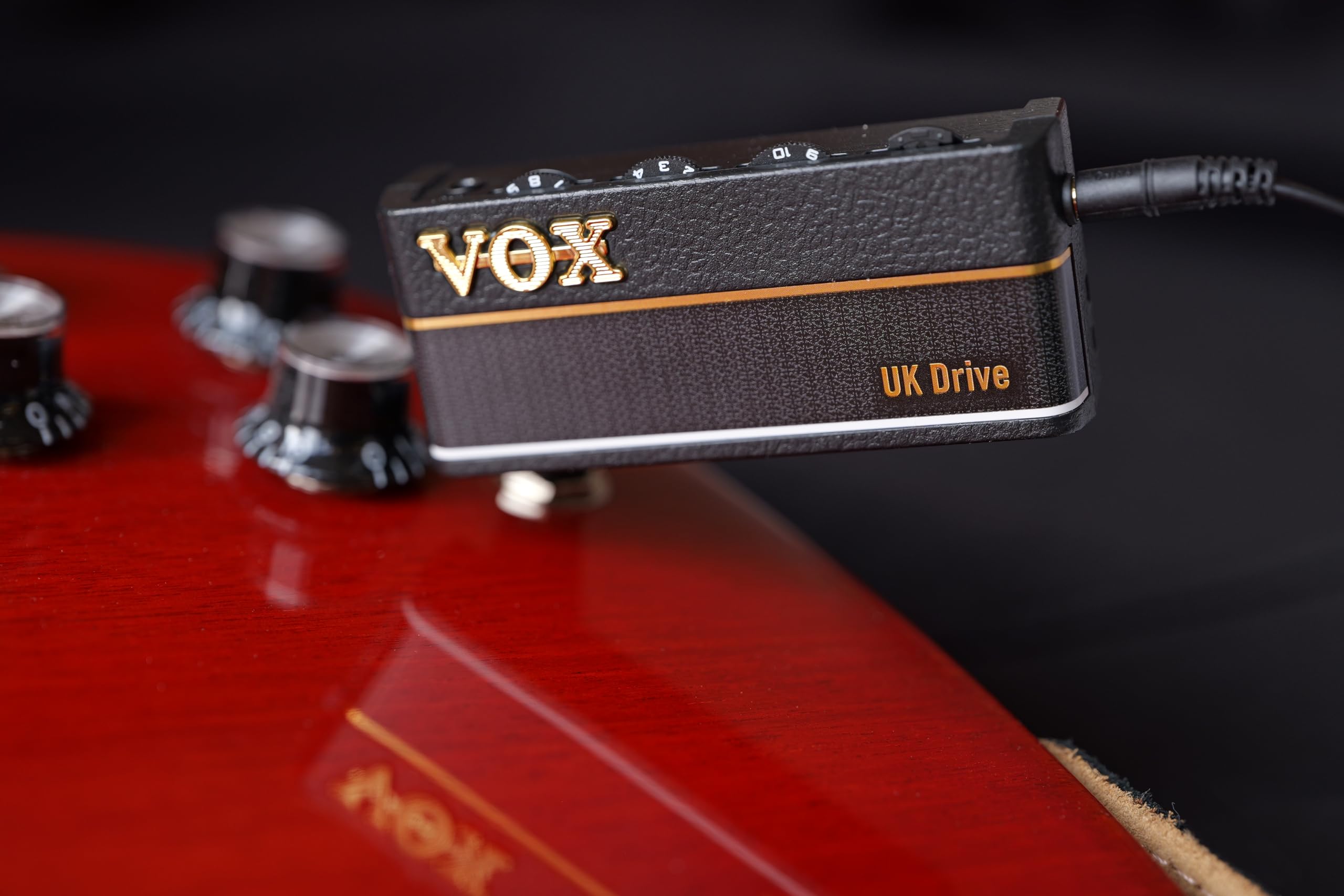 Vox amPlug 3 UK Drive Headphone Guitar Amplifier w/ 2 Channels, Stereo Effects, Built-in Rhythms, and Aux in Jack