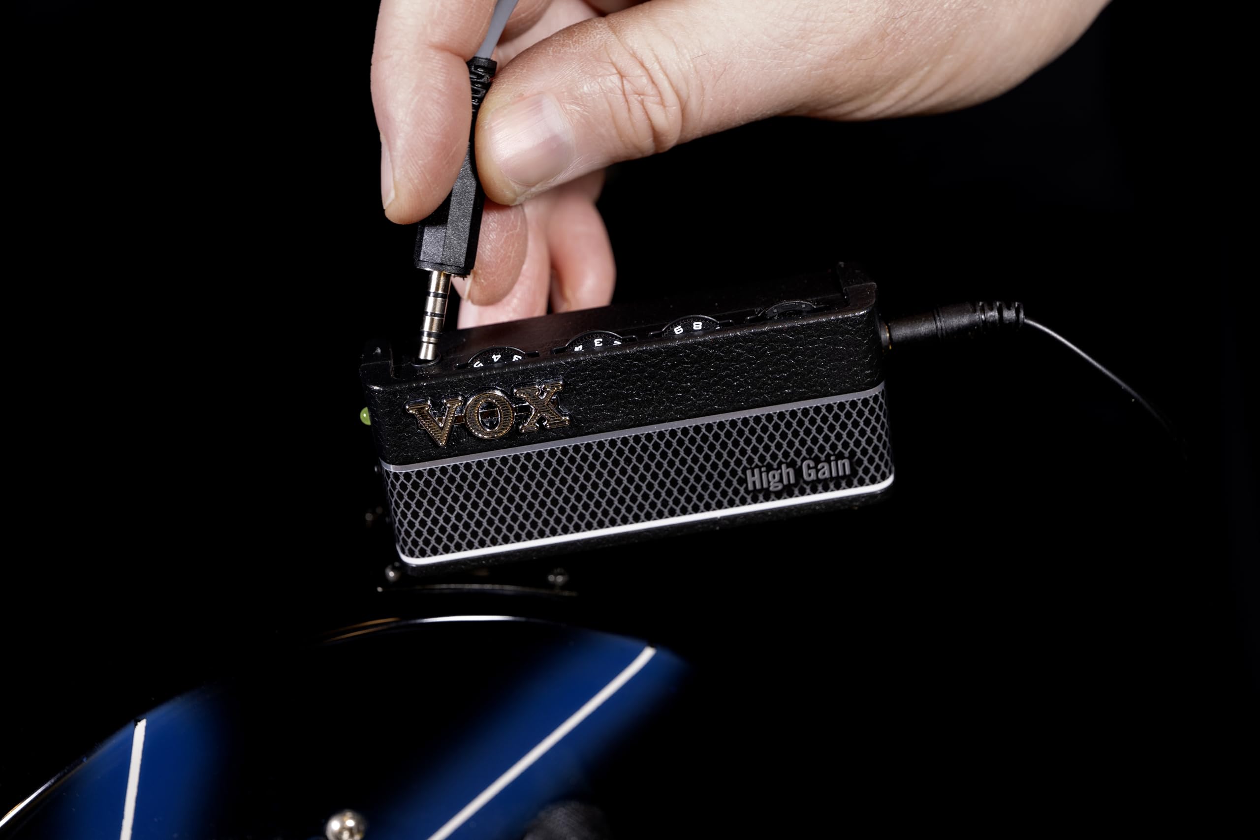 Vox amPlug 3 High Gain Headphone Guitar Amplifier w/ 2 Channels, Stereo Effects, Built-in Rhythms, and Aux in Jack