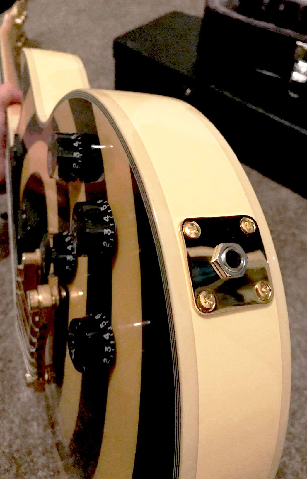 Dopro Gold Metal Curved Base Bottom Jack Plate Square Jackplate for USA LP Les Paul