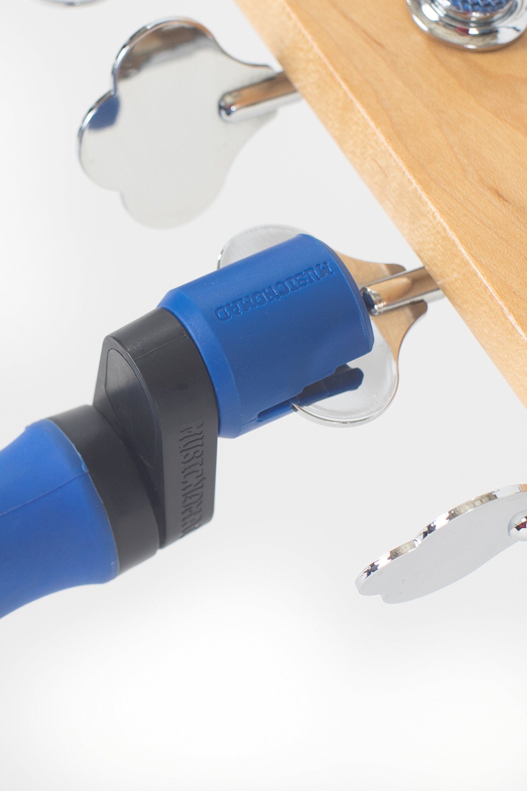 MusicNomad GRIP Winder/Cutter/Puller/10mm Wrench All in One Premium String Changing Kit for all Guitars & Basses (MN295)