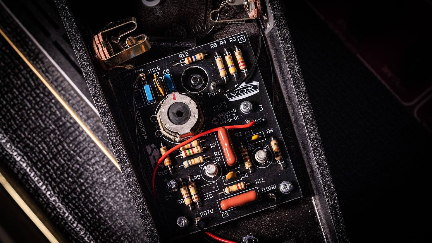 Vox V846 Vintage Wah-Wah Guitar Effects Pedal w/Treadle and Battery-Powered Operation