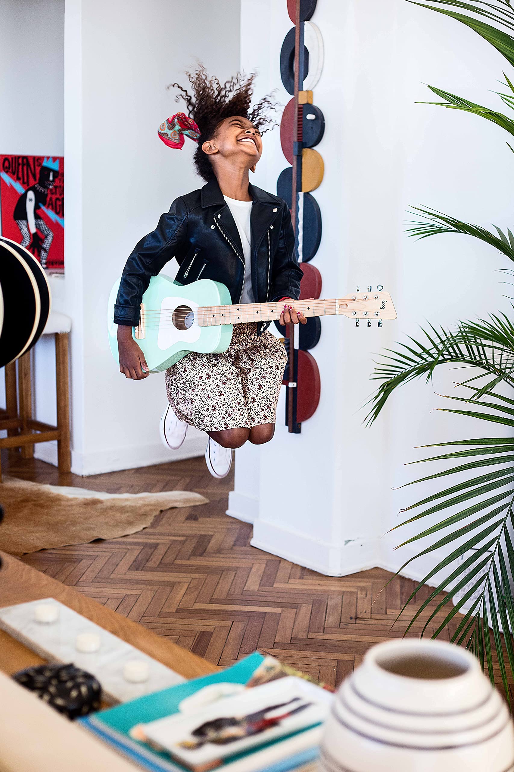 Loog Pro VI Acoustic kids real guitar for Beginners Compact size Ages 9+ Learning app and Lessons included