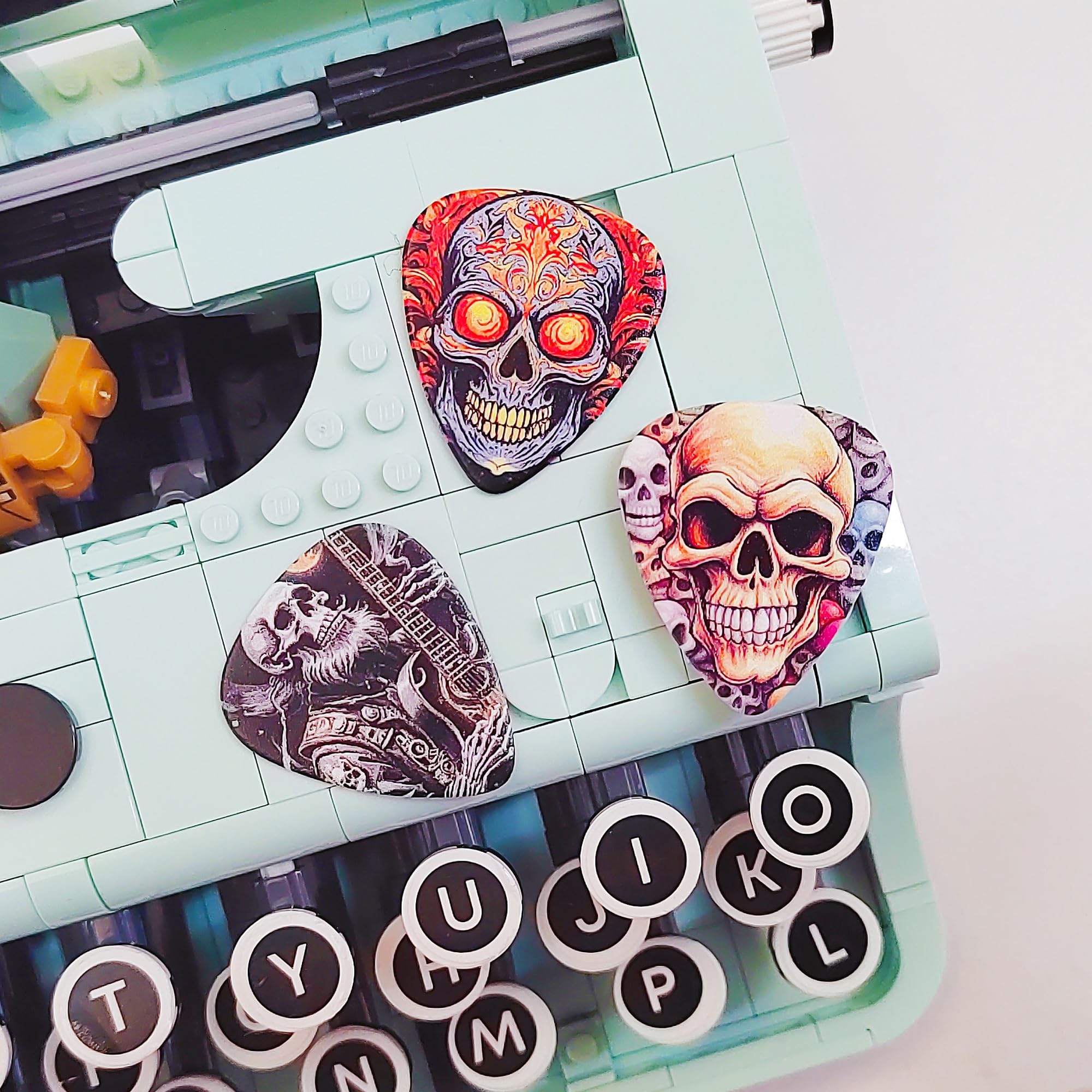 Guitar Picks, 24 Pack Skull Guitar Pick 0.46 0.71 0.96 1.20mm Thin, Medium, Heavy Guitar Pics,Guitar Pick Variety Pack,Guitar Pi