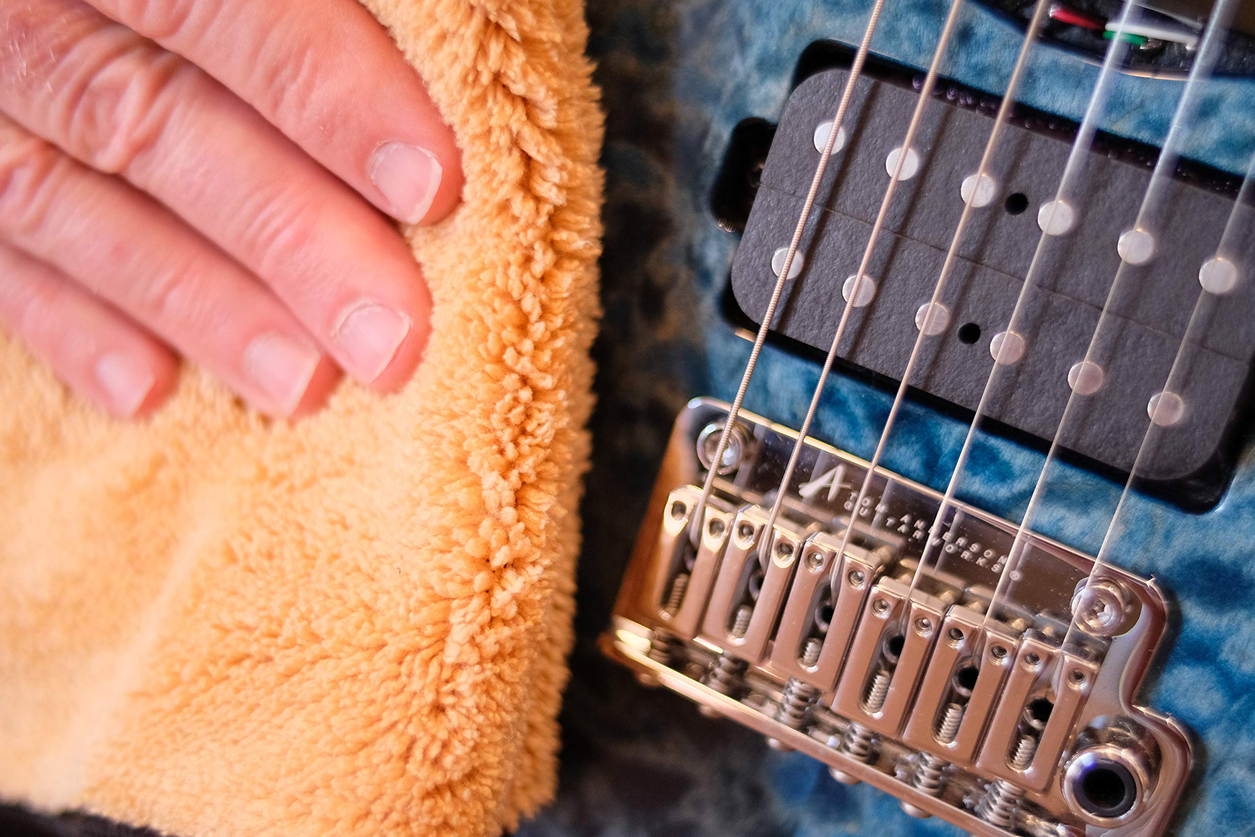 MusicNomad 2 'n 1 Beyond Plush Players Cloth (MN241)