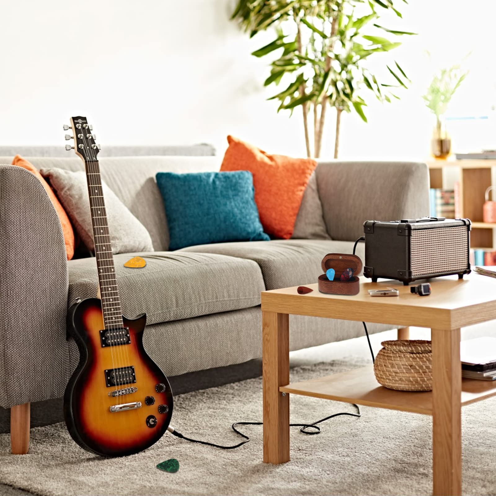 MYLYWOO Sapele Guitar Pick Holder Set with 1 Rosewood Pick and 6 Celluloid Picks in 3 Thicknesses, Mini Wooden Jewelry Organizer