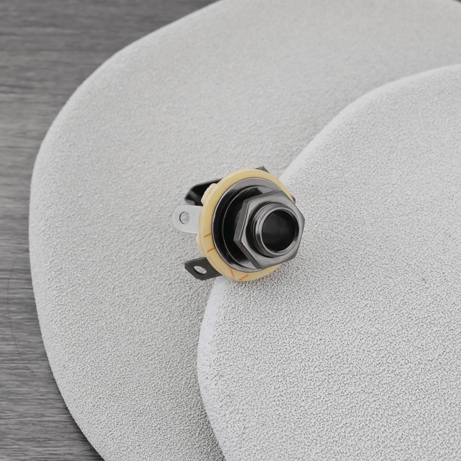 The Lord of the Tools 2Pcs Guitar Input Jack 6.5mm Jack Mono Panel Mount Receptacle 1/4 Inch Female Guitar Input Jack for Guitar