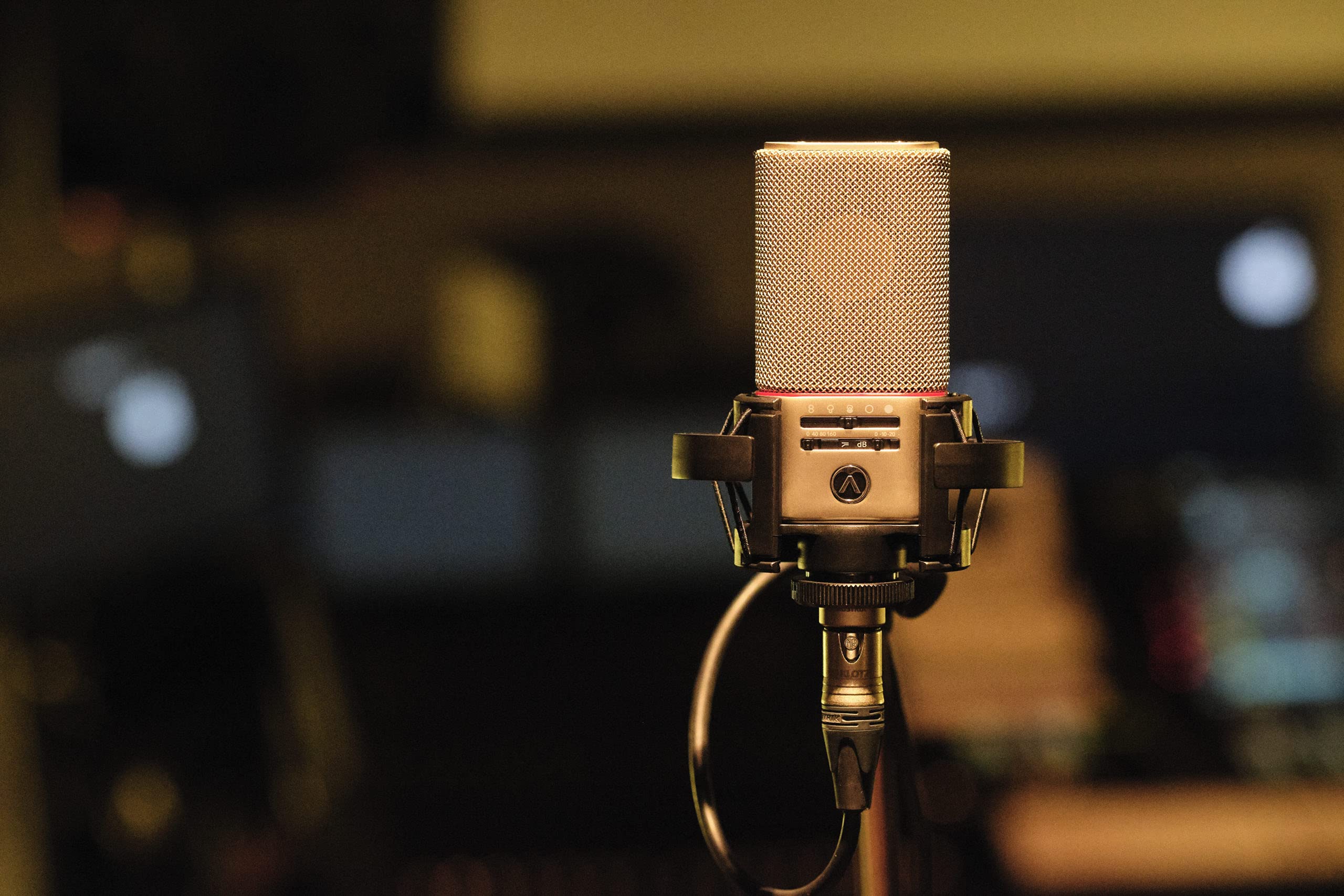 Austrian Audio OC818-STUDIO-SET, OC18 Microphone, Spider Mount, Mic Clip, Windshield, Case