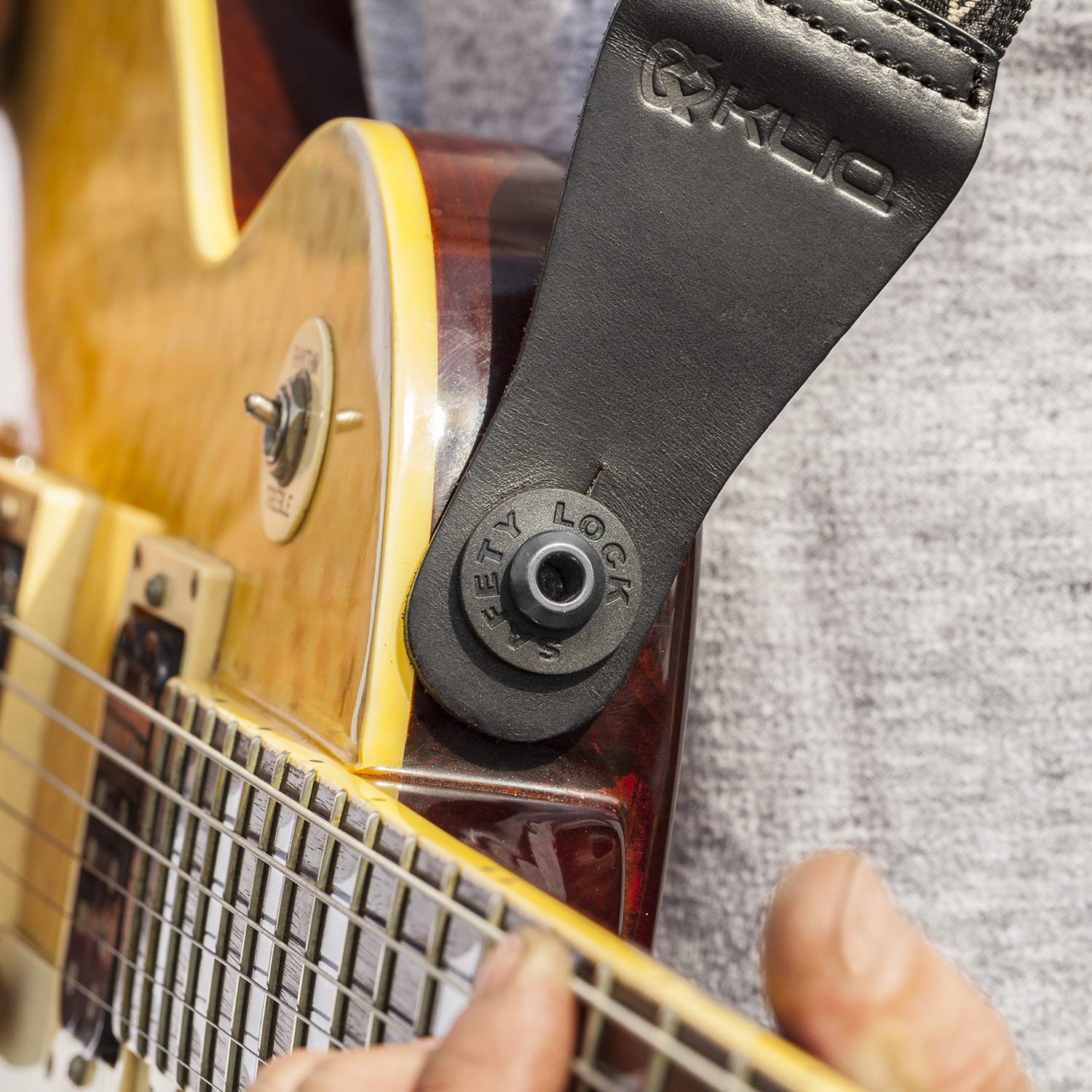 KLIQ Vintage Woven Guitar Strap for Acoustic and Electric Guitars (Simple Woven, Tan)