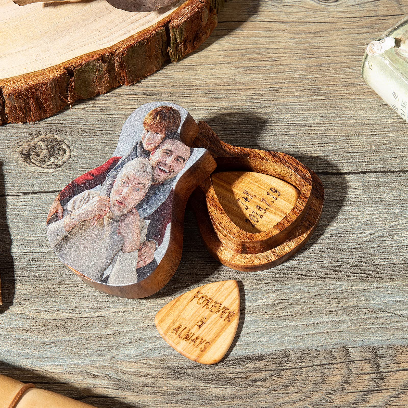 Albertband Personalized Guitar Wood Picks Box Guitar Pick Suit Wooden Guitar Picks Custom Any Message with 3 Pcs Wood Picks Coll