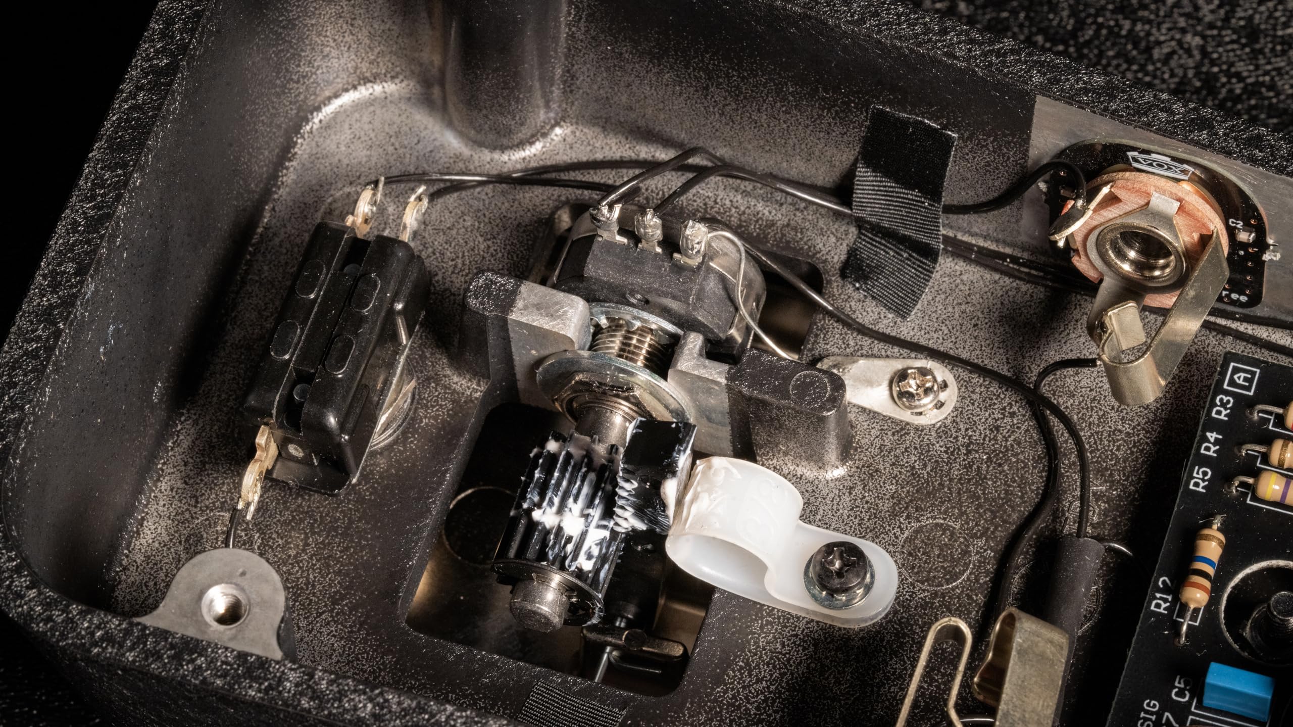 Vox The Real McCoy VRM-1 Limited-Edition Wah Guitar Effects Pedal w/Treadle and Battery-Powered Operation - Chrome