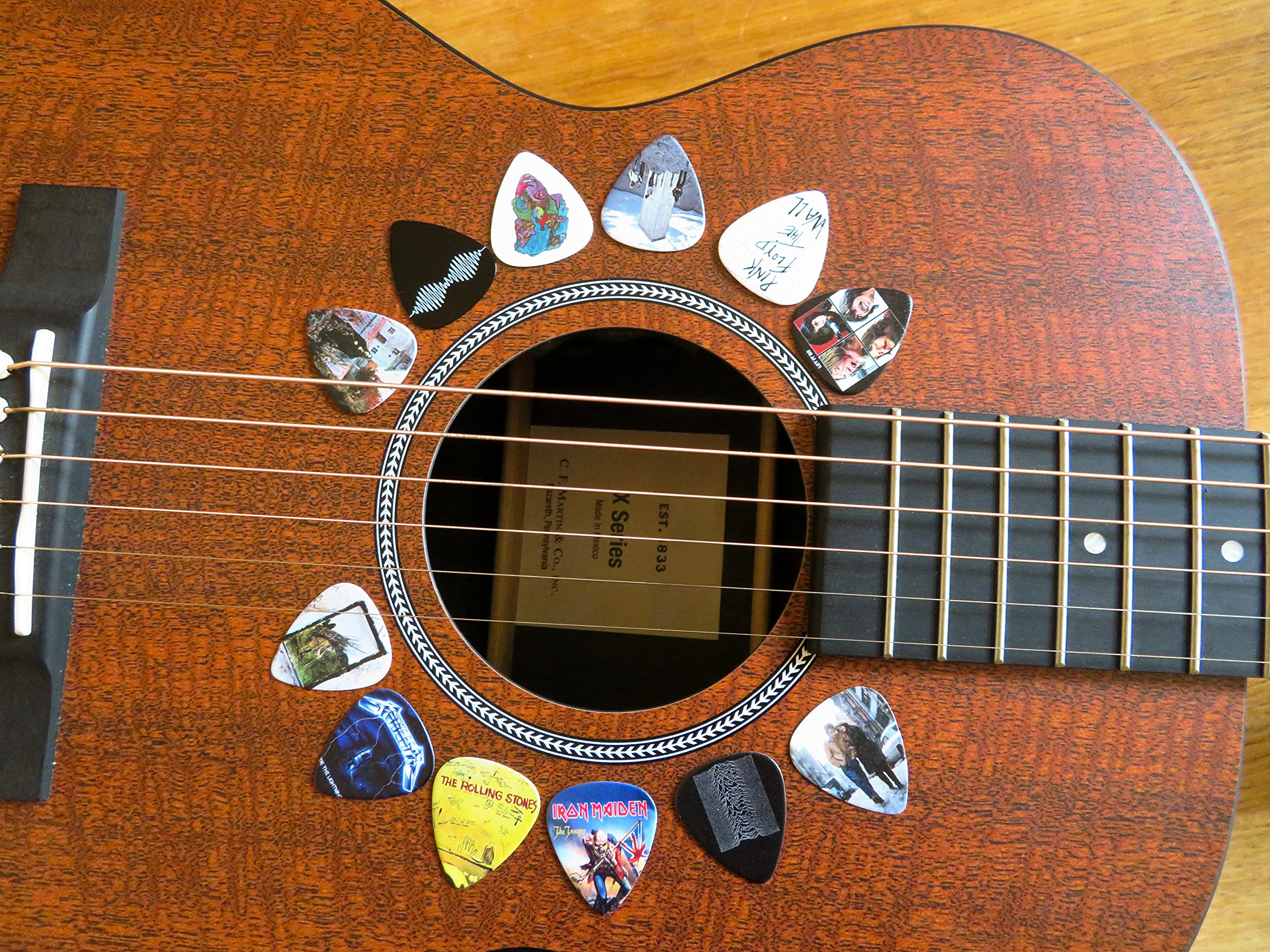 12 x Classic Albums Guitar Pick Set Guitar Plectrums For Every Guitarist Double Sided Printing Picks Sized 0.46, 0.71, 0.81, 0.8