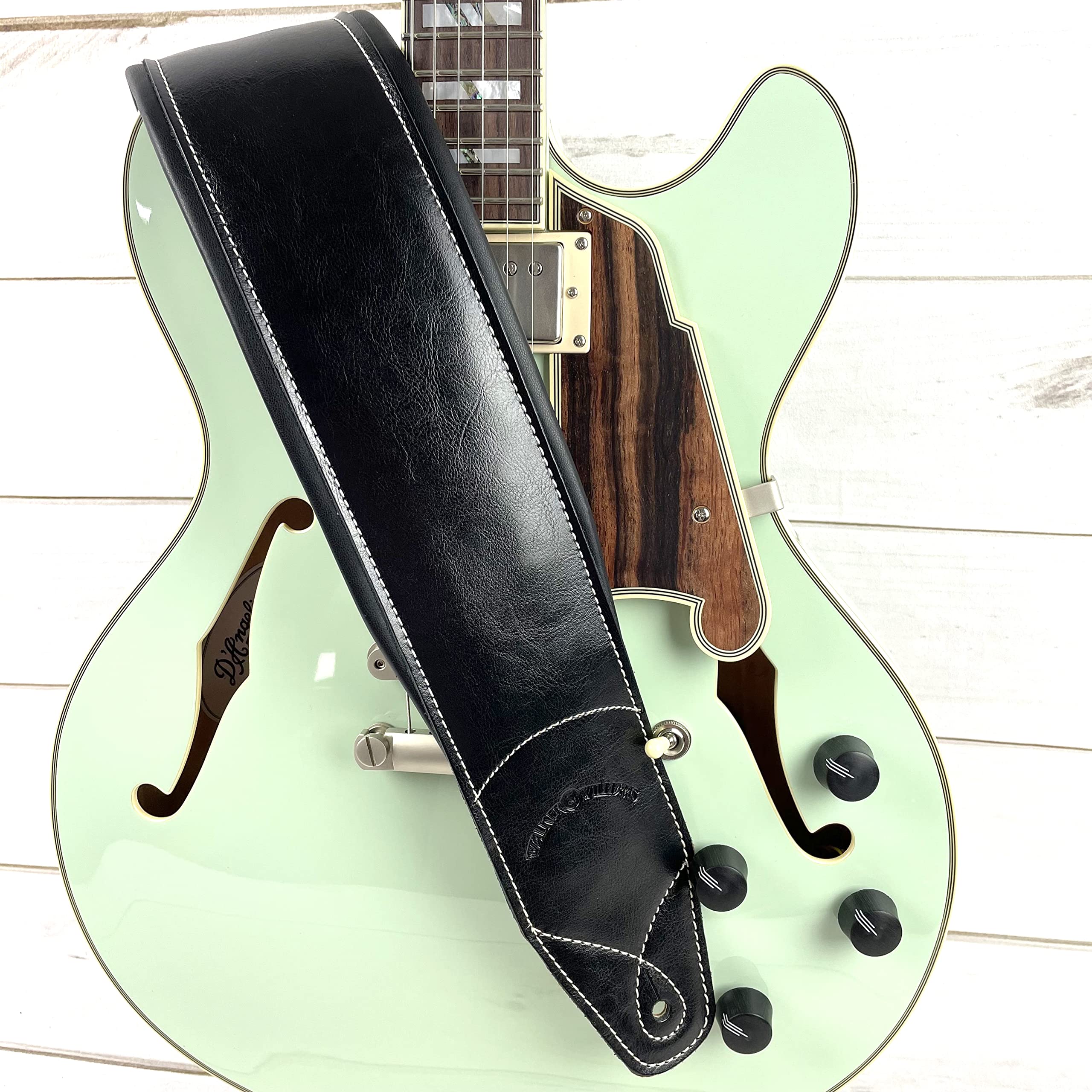 Walker & Williams B4B-XL Extra Long 4    Wide Premium Classic Black Signature Grain Leather Padded Guitar Strap Up To 58'' For A