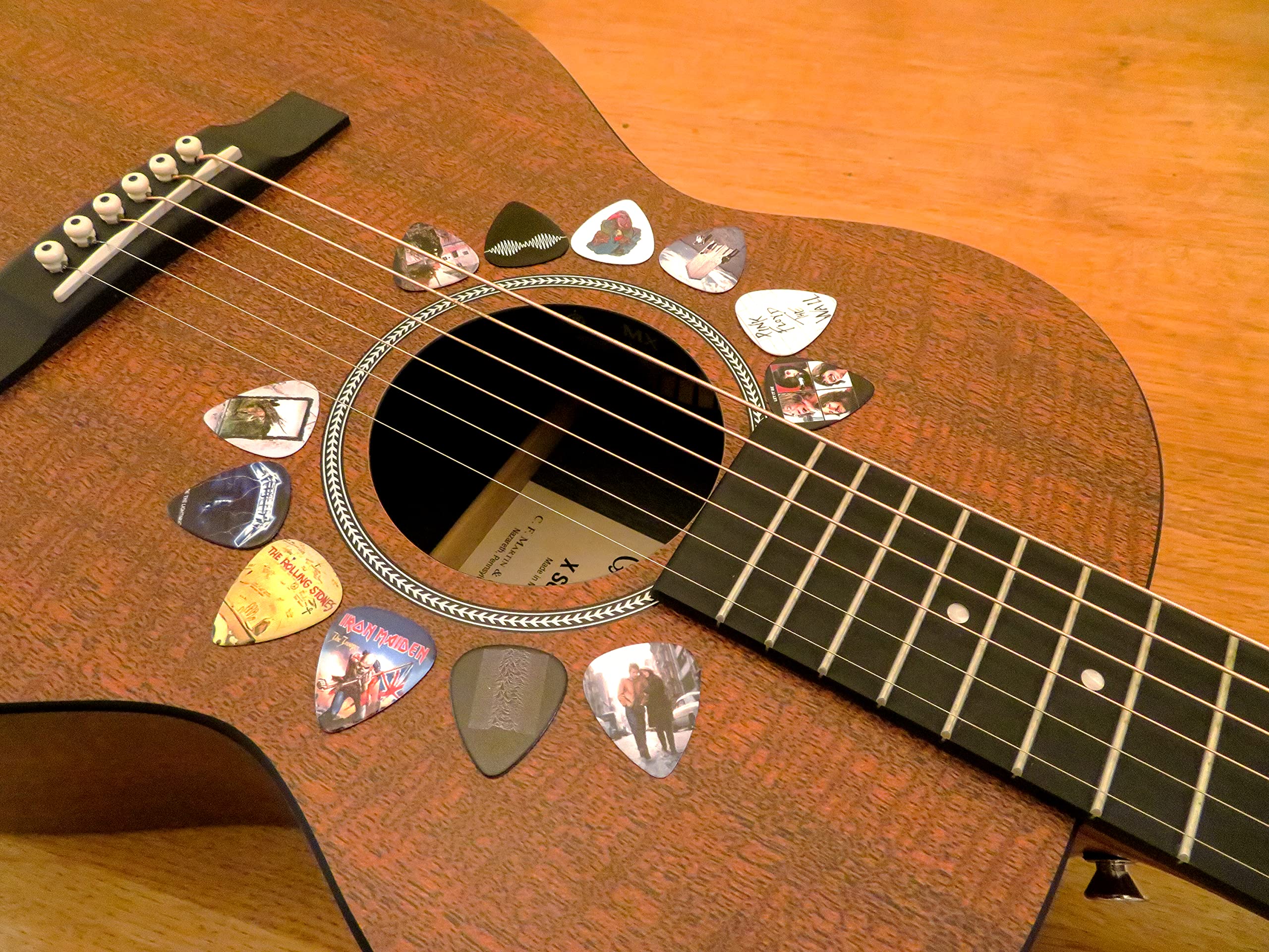 12 x Classic Albums Guitar Pick Set Guitar Plectrums For Every Guitarist Double Sided Printing Picks Sized 0.46, 0.71, 0.81, 0.8