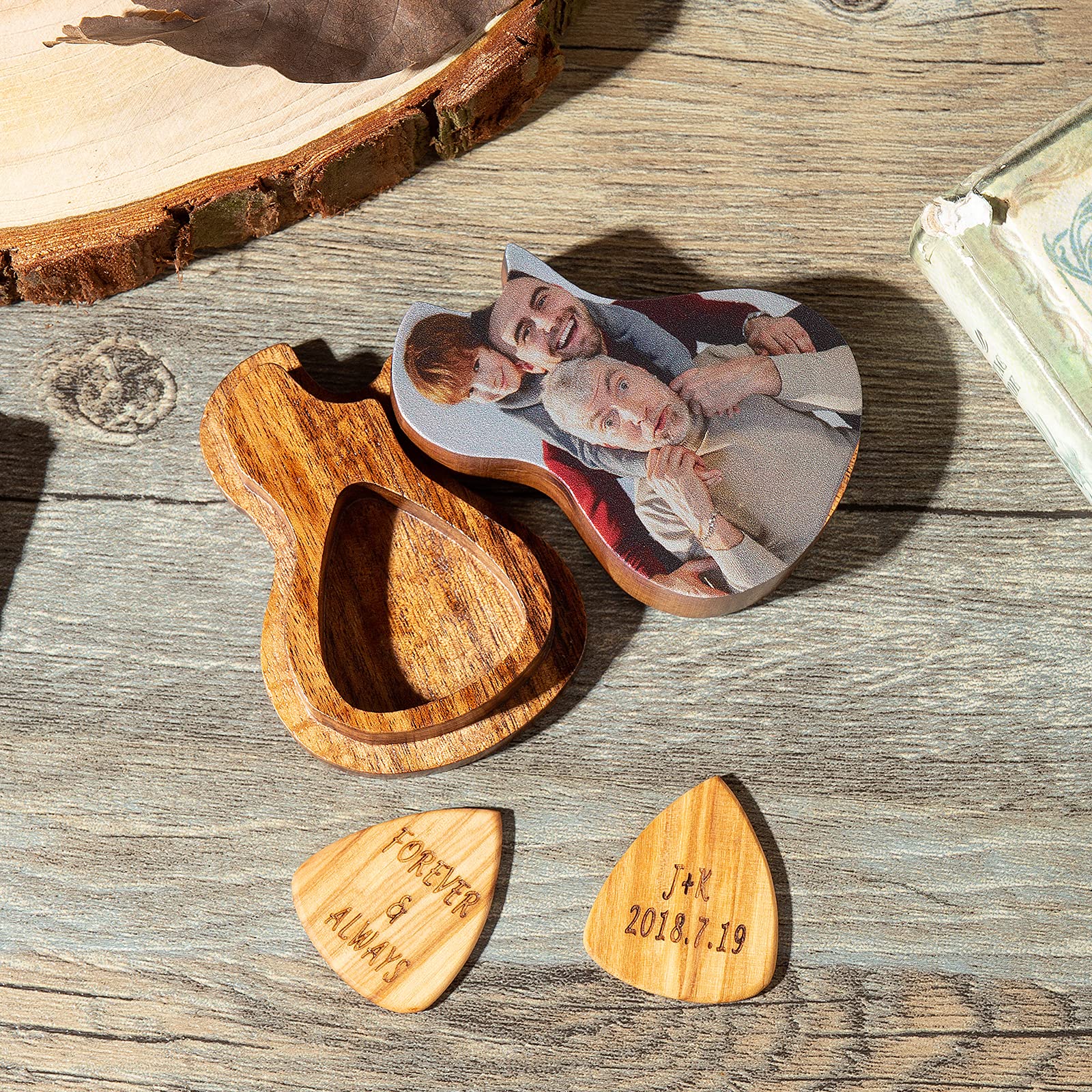 Albertband Personalized Guitar Wood Picks Box Guitar Pick Suit Wooden Guitar Picks Custom Any Message with 3 Pcs Wood Picks Coll