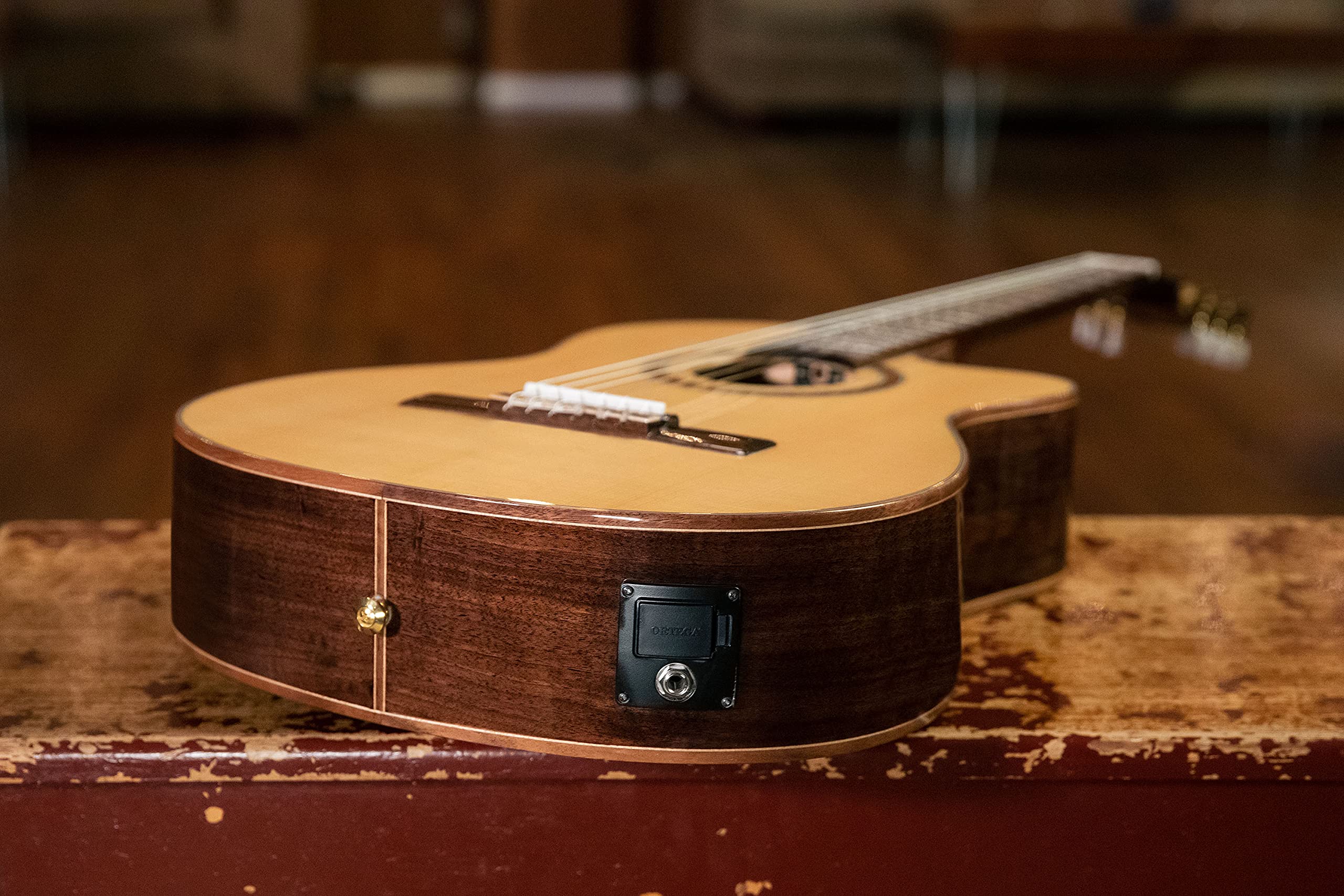 Performer Series Solid Top Medium Neck Acoustic-Electric Nylon Classical Guitar with Bag